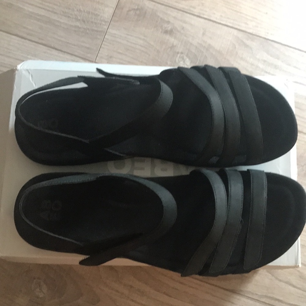 Abeo “Breezy” strappy black Sandals women’s size 12